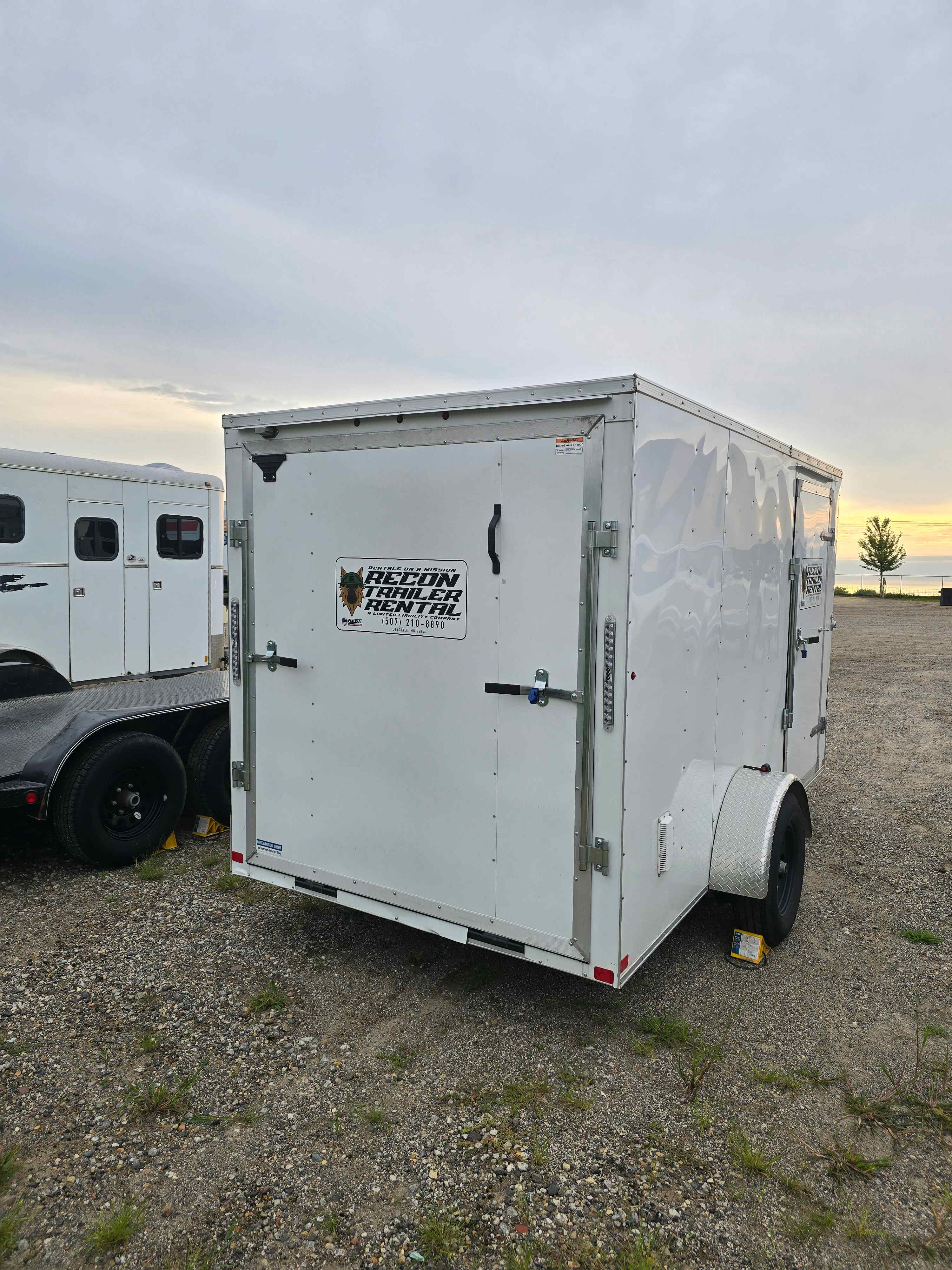7x16 enclosed trailer exterior and rear doors