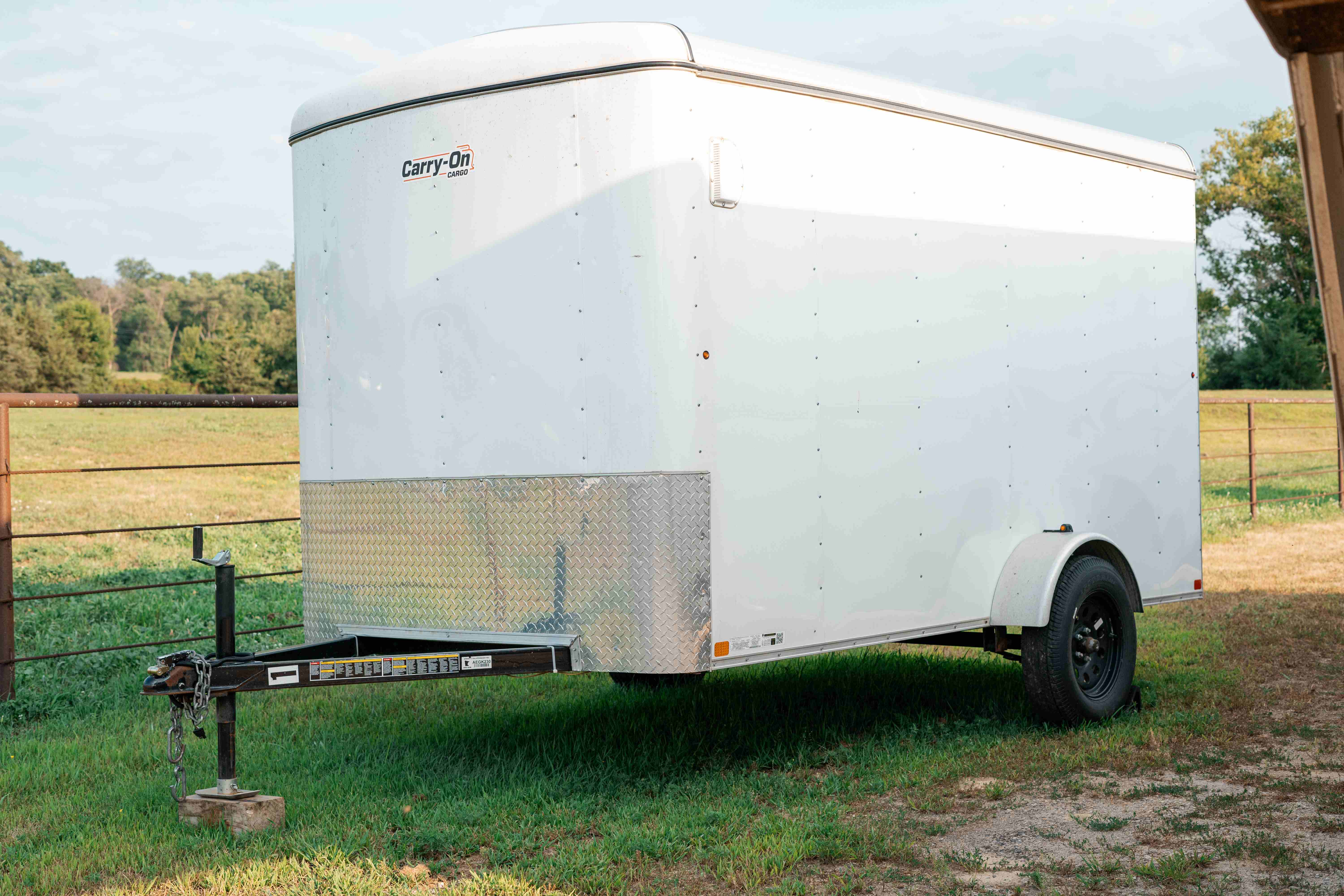 7x16 enclosed trailer side exterior view